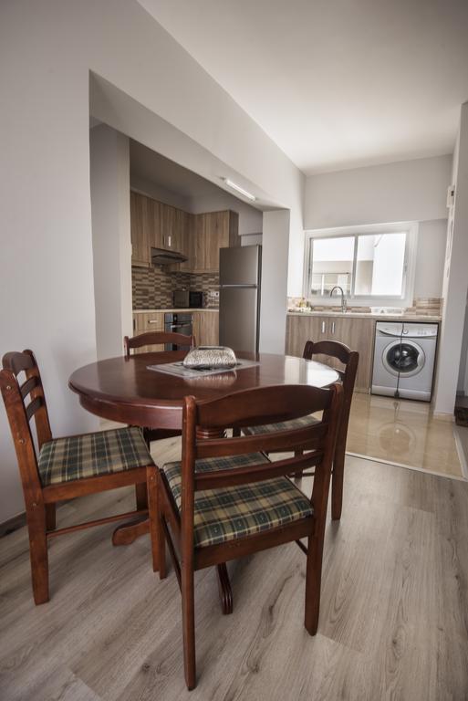St.Helena Court Apartment Larnaca Luaran gambar
