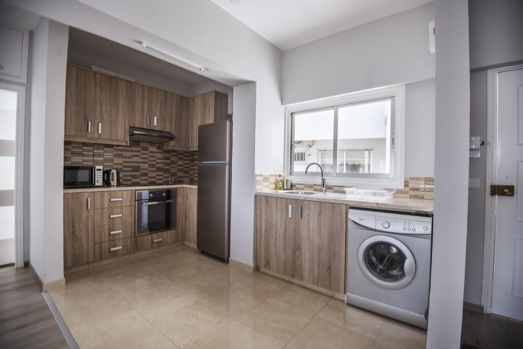 St.Helena Court Apartment Larnaca Luaran gambar